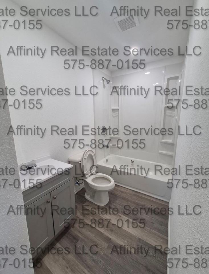 613 N Guadalupe St - Photo 5 of 10