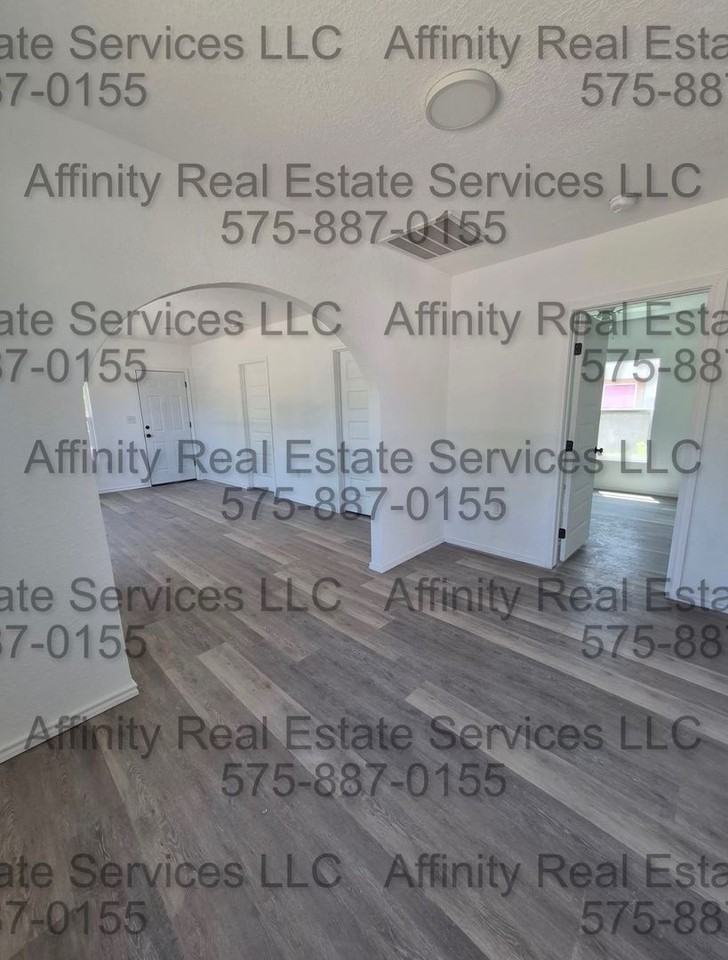 613 N Guadalupe St - Photo 7 of 10