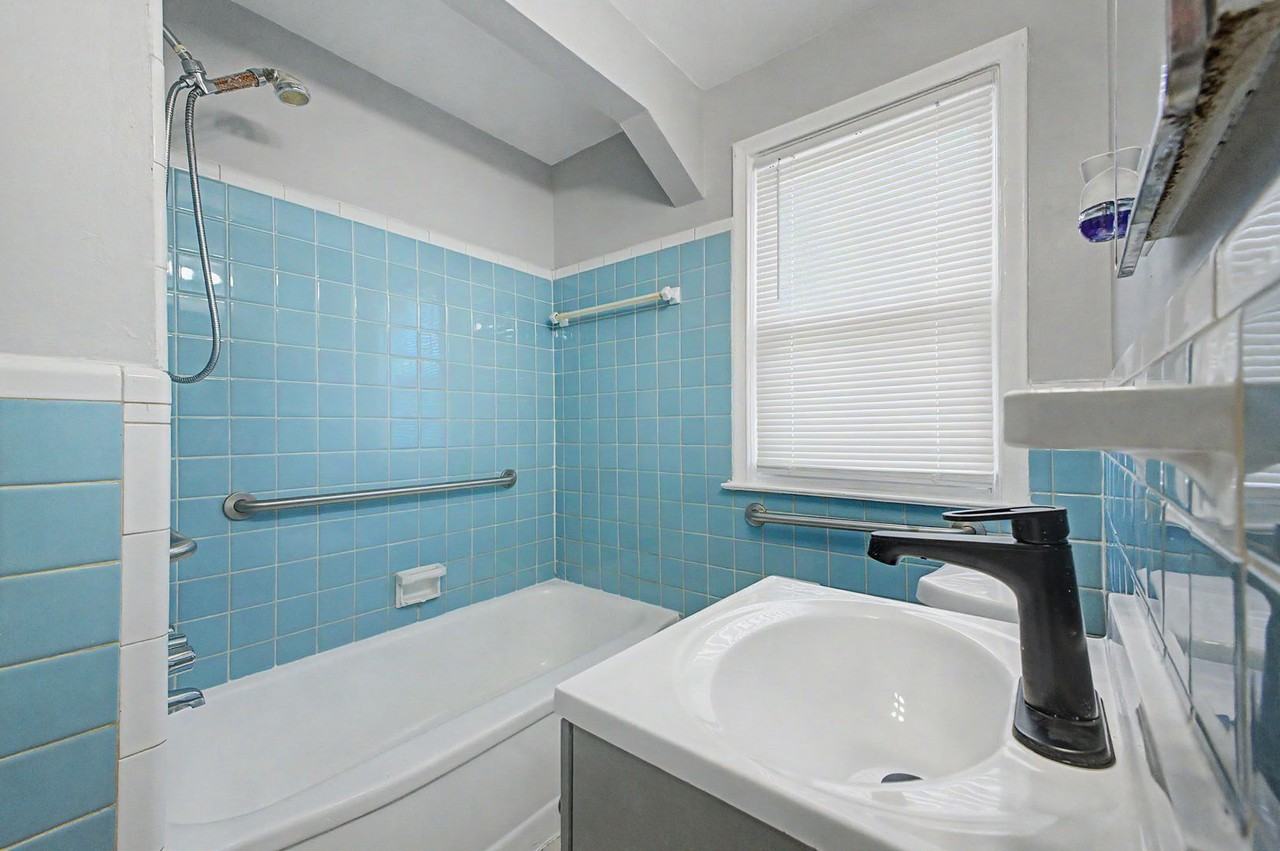 15712 Vaughan St - Photo 6 of 23