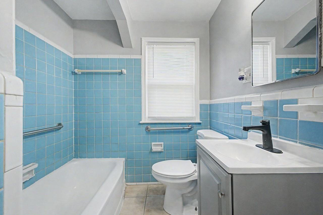 15712 Vaughan St - Photo 7 of 23