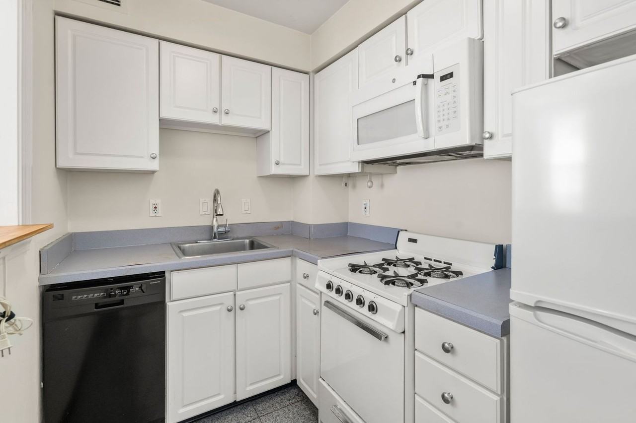 21 Bowdoin St - Photo 3 of 13