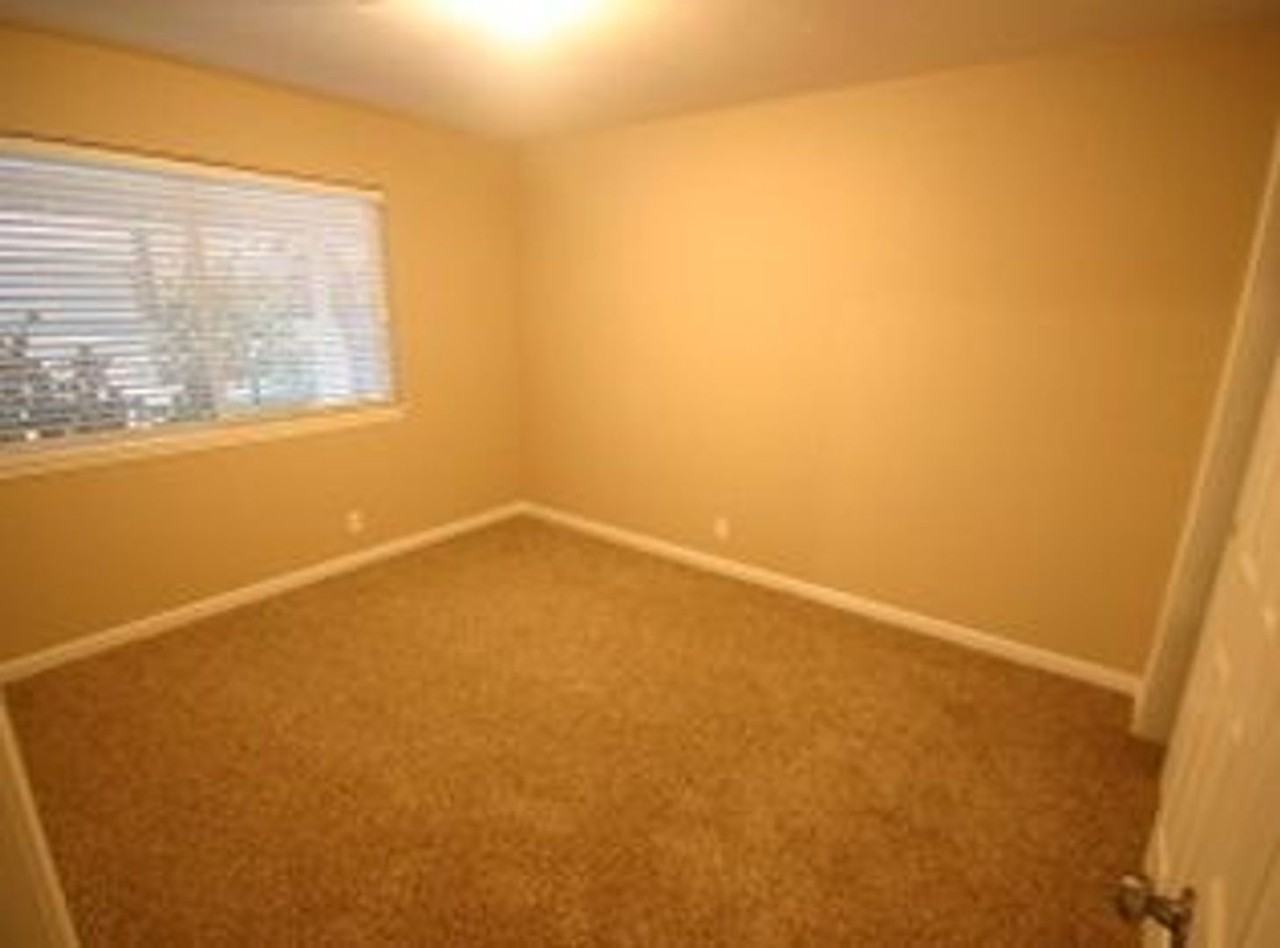 3952 Roesner Ave - Photo 6 of 14