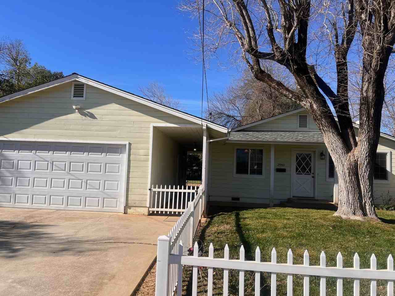 2910 Blue View St - Photo 2 of 18