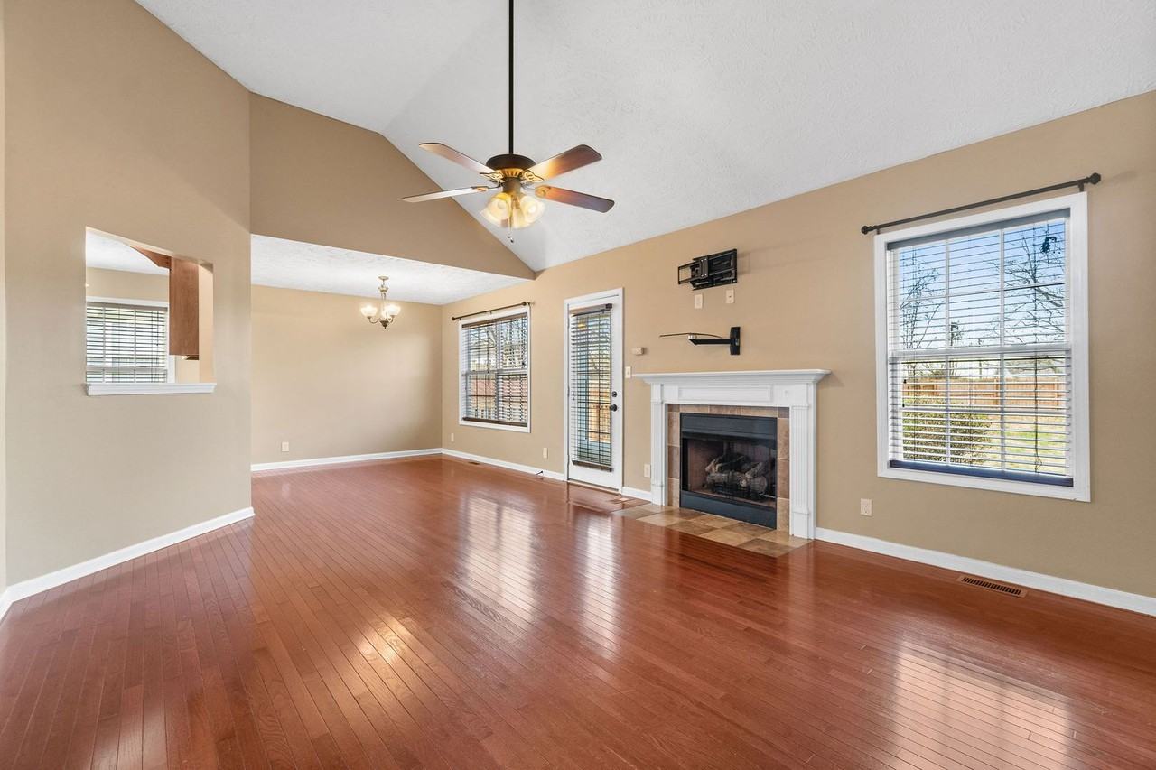 1390 Whitt Ln - Photo 5 of 27