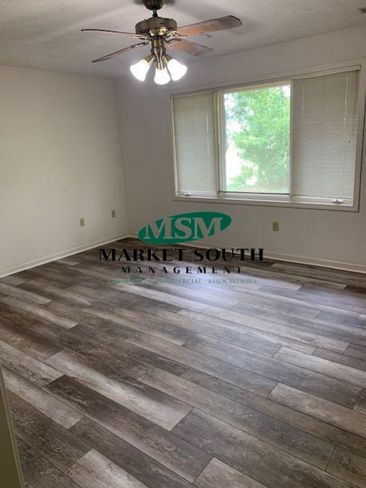 2 Rivers Bend Ct - Photo 3 of 16