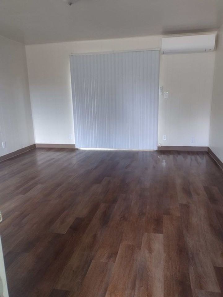 150 N Holly Ave - Photo 2 of 16