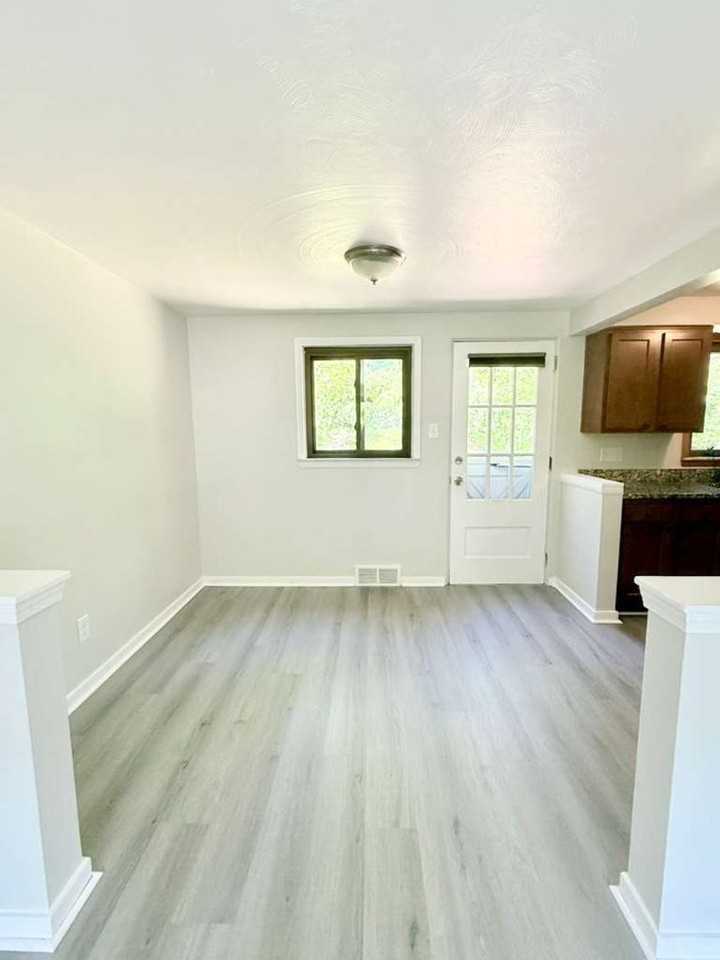 224 Jacob Dr - Photo 6 of 22