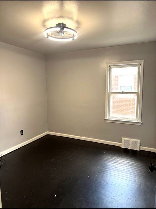 8266 Warwick St - Photo 6 of 7