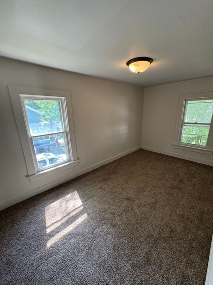 1360 Huestis Ave - Photo 5 of 8