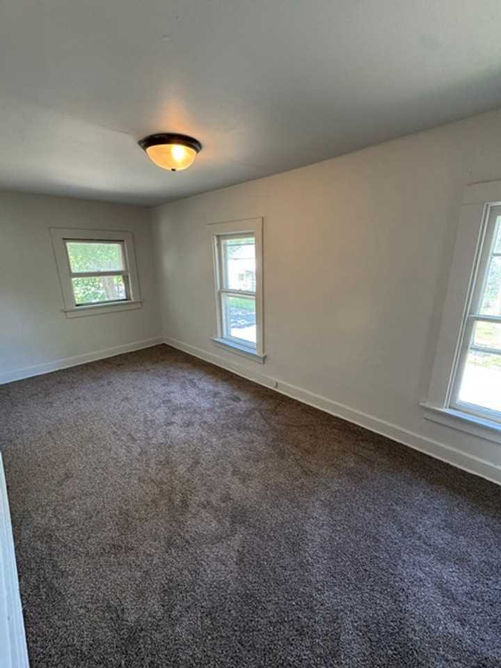 1360 Huestis Ave - Photo 7 of 8
