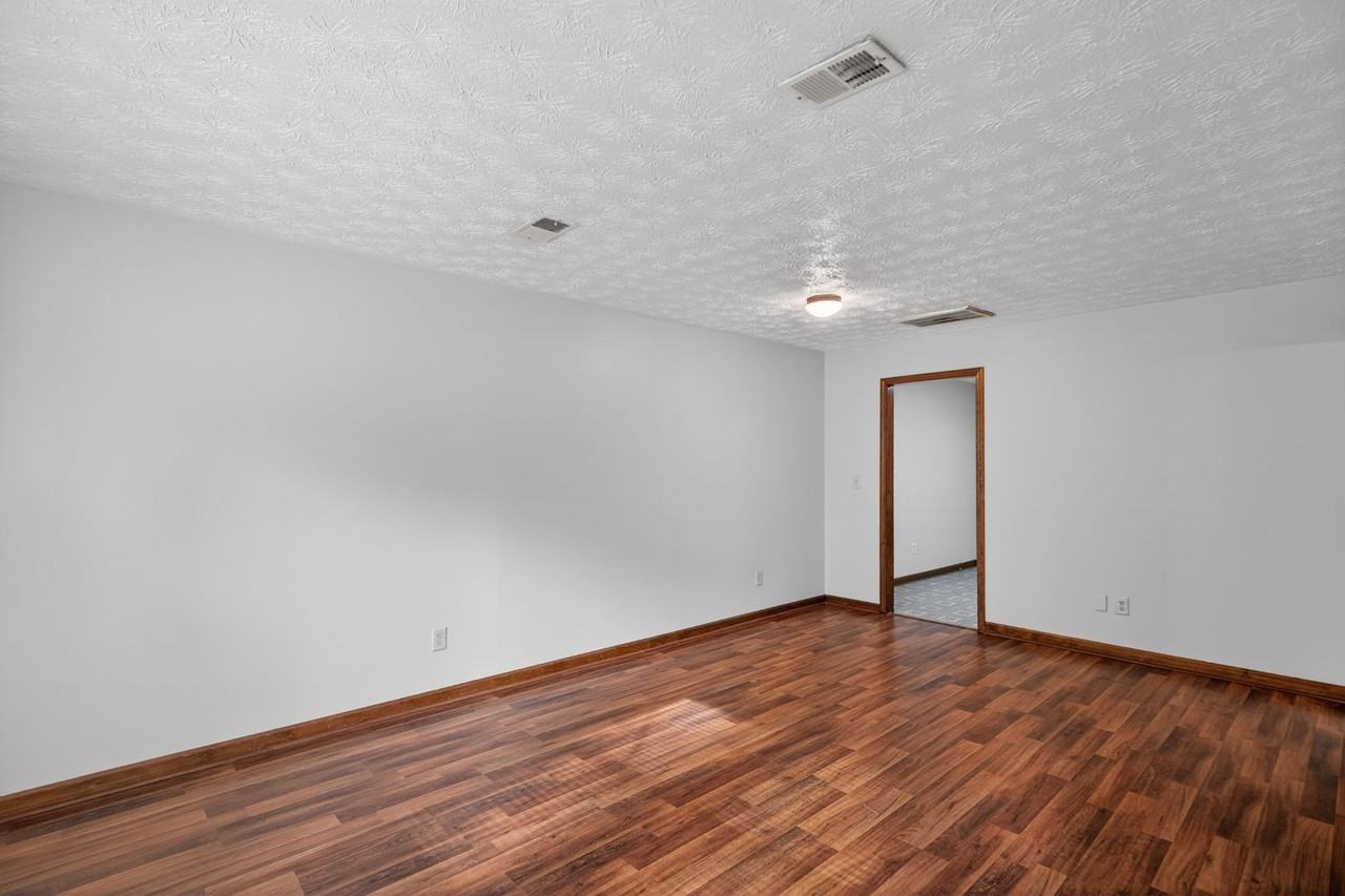 8753 Bowden St - Photo 2 of 11