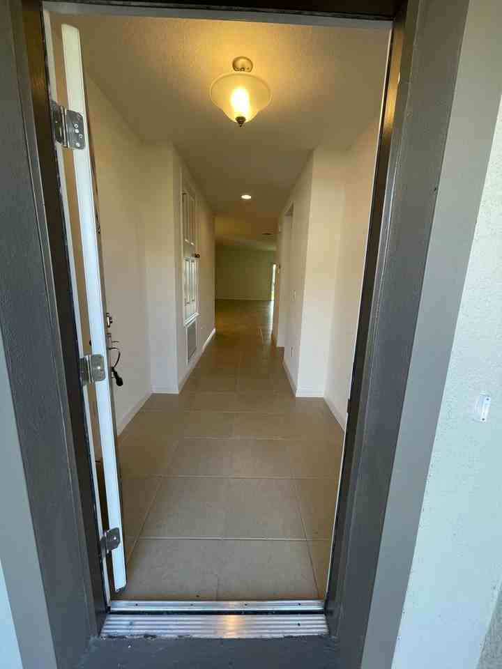 5566 Sabal Dr - Photo 3 of 20