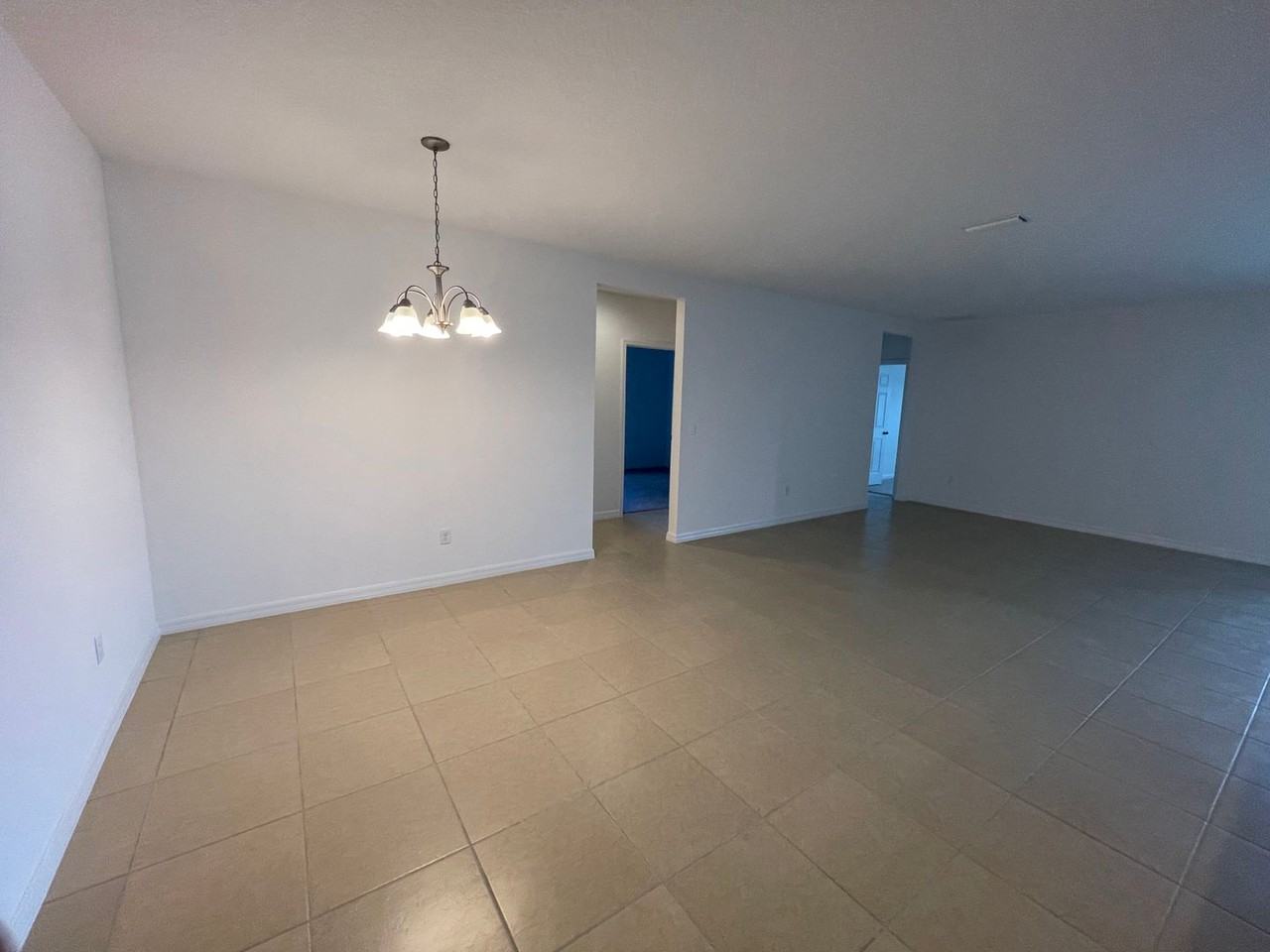 5566 Sabal Dr - Photo 4 of 20