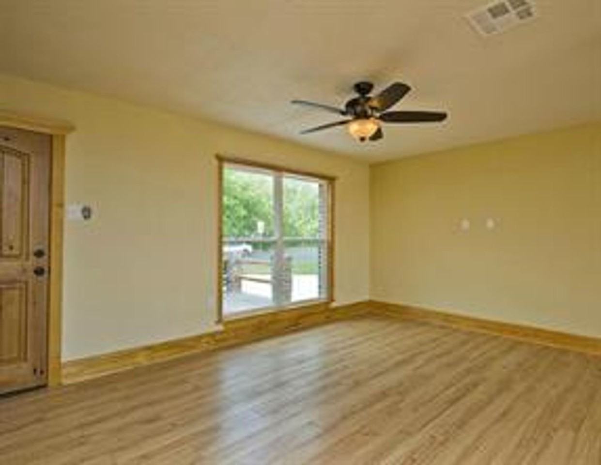 5333 Westminster Dr - Photo 3 of 28