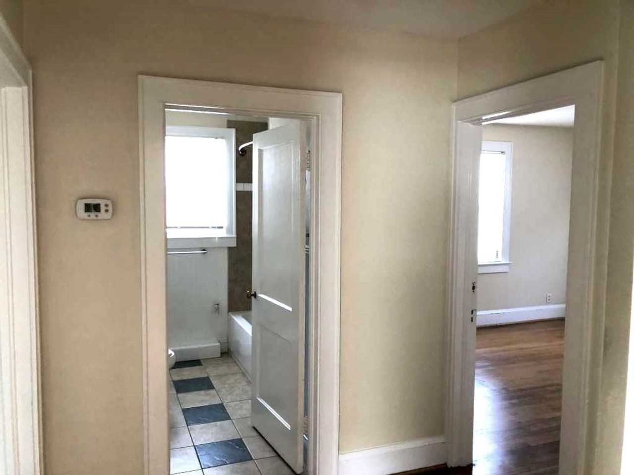 1601 Longwood Dr - Photo 5 of 12