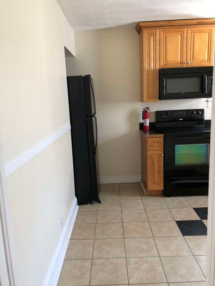 1601 Longwood Dr - Photo 7 of 12