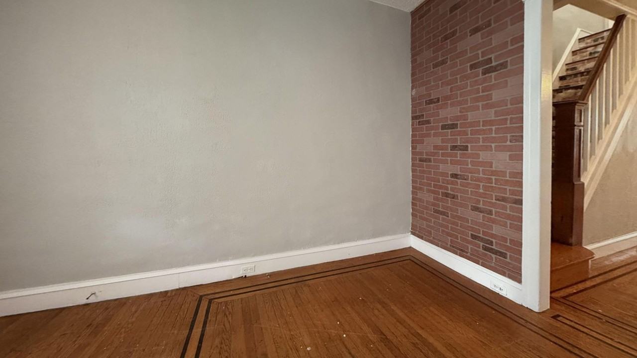 3929 Alfred St - Photo 2 of 17