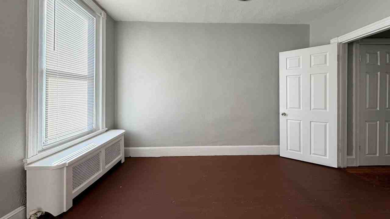 3929 Alfred St - Photo 4 of 17