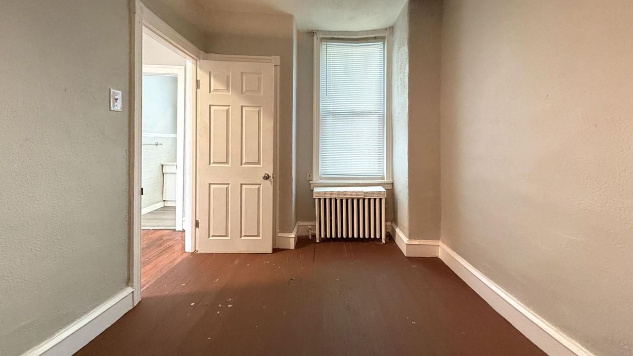 3929 Alfred St - Photo 5 of 17