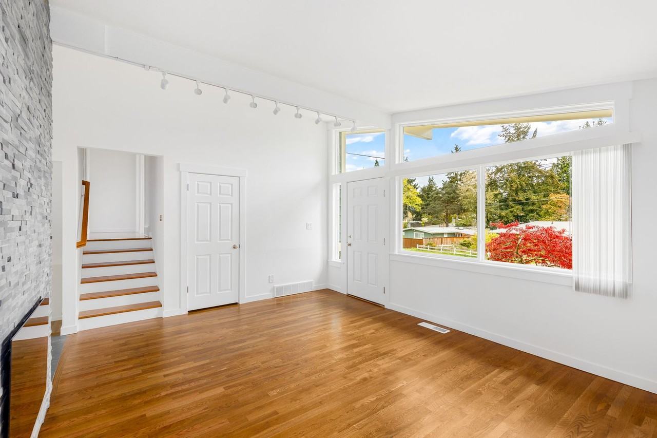 15666 Se 9th St - Photo 3 of 17