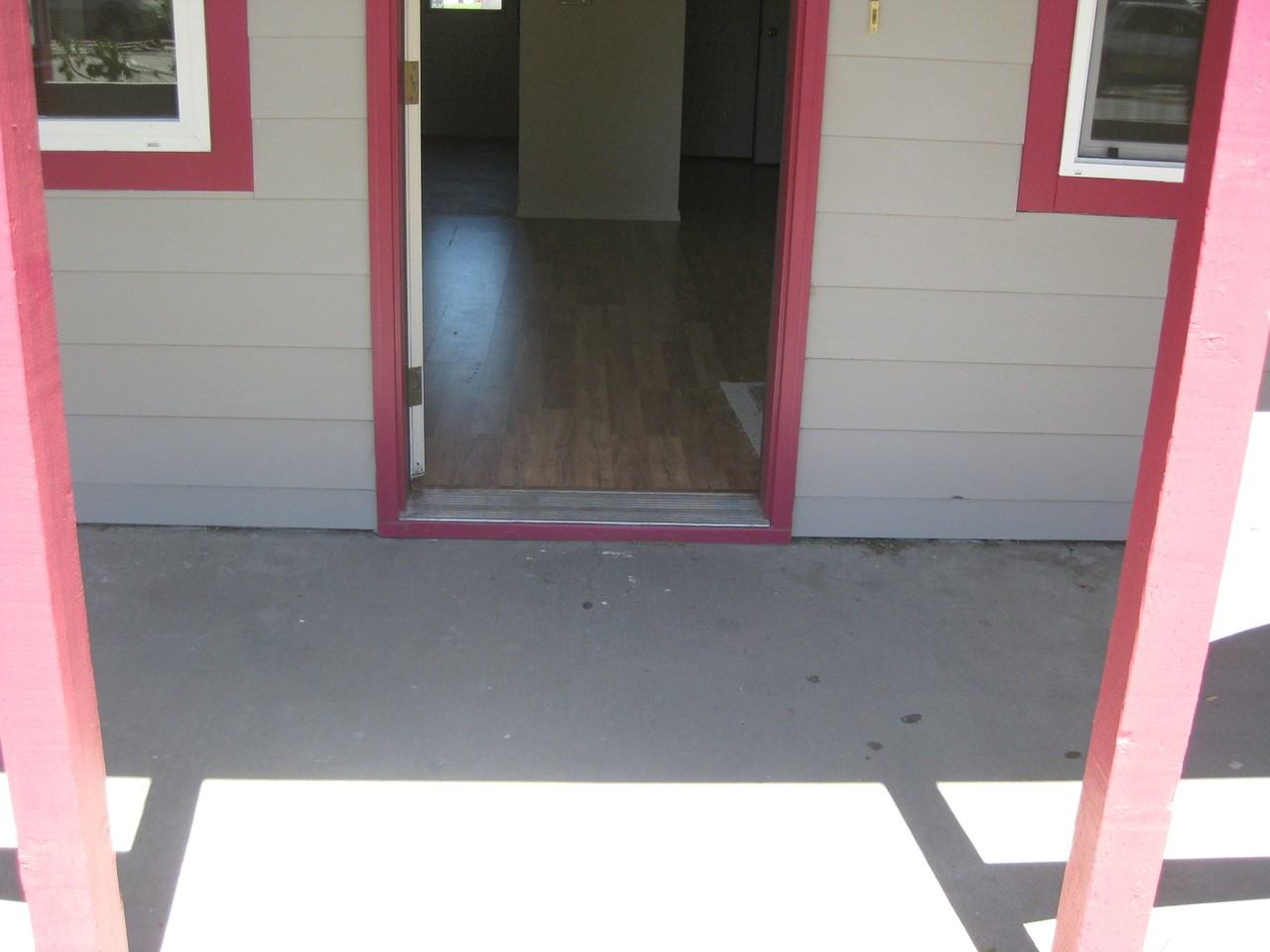 804 Defoe St #B - Photo 3 of 16