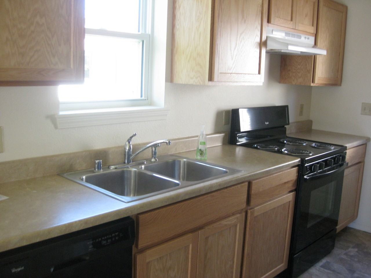 804 Defoe St #B - Photo 6 of 16