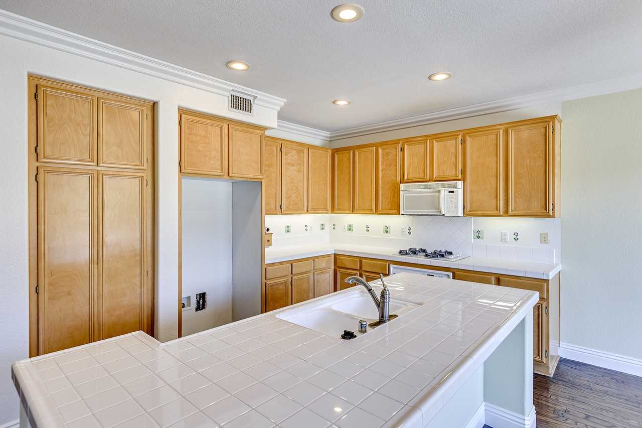 5960 Juniper Ct - Photo 4 of 17