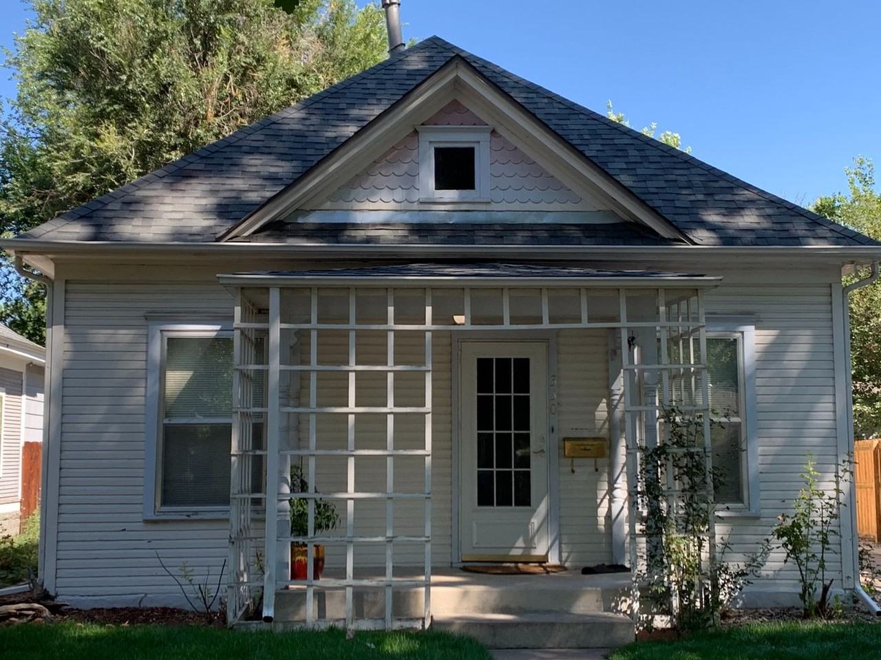 330 E Plum St - Photo 2 of 11