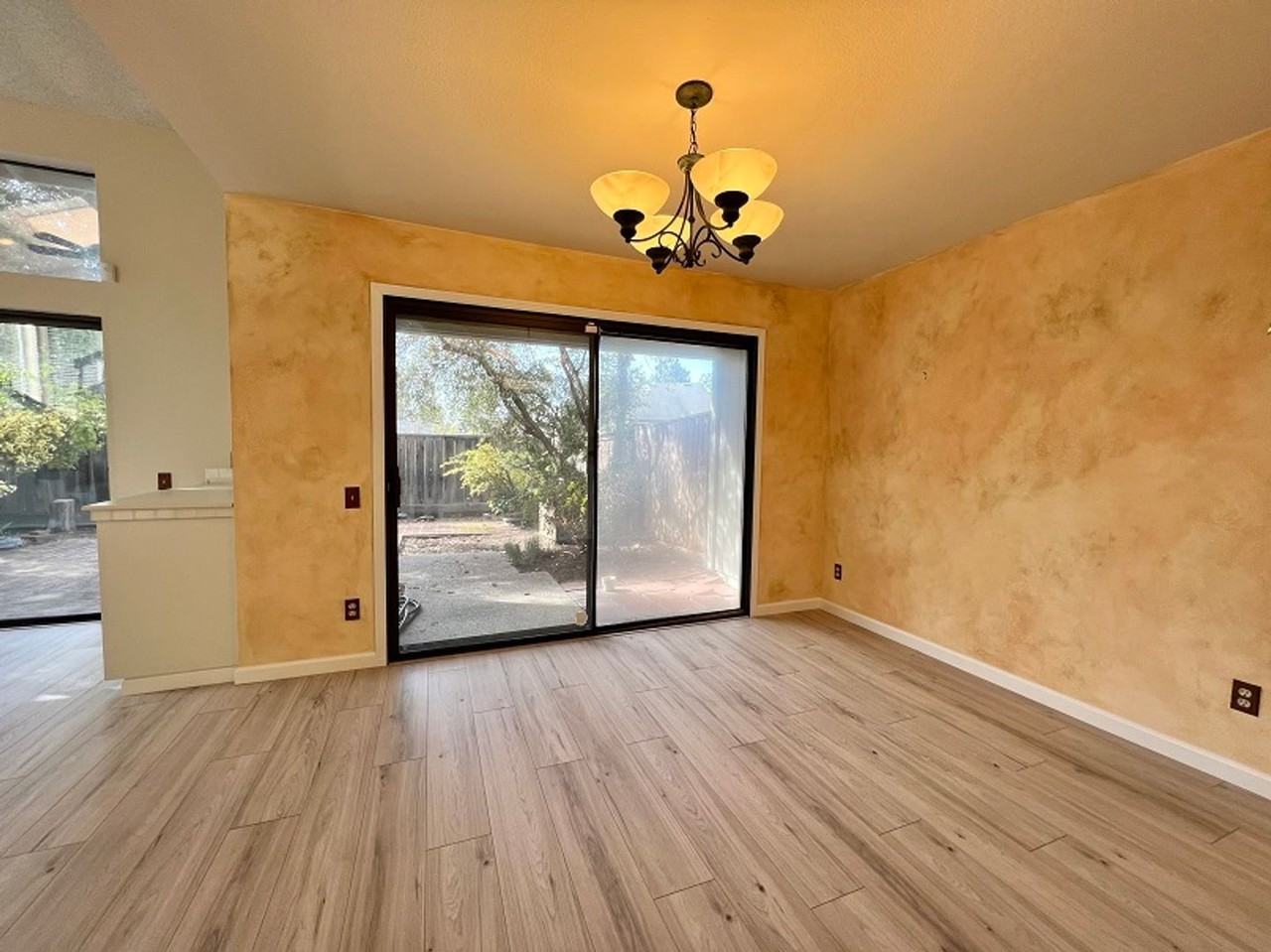 485 Trout Ct - Photo 7 of 34