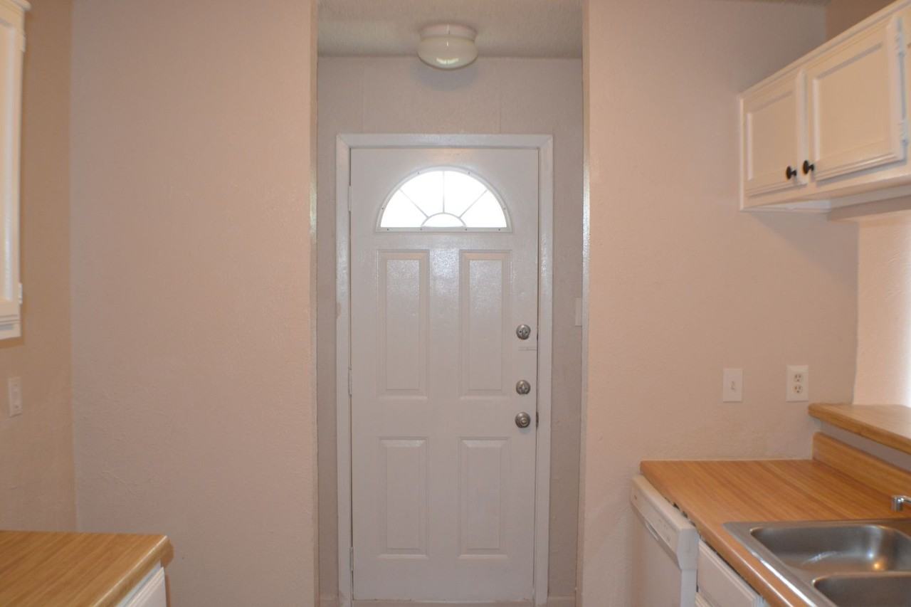 1520 Pebblewood Dr - Photo 7 of 25
