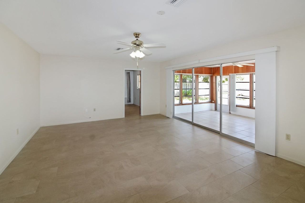 1317 Mango Ave - Photo 2 of 16