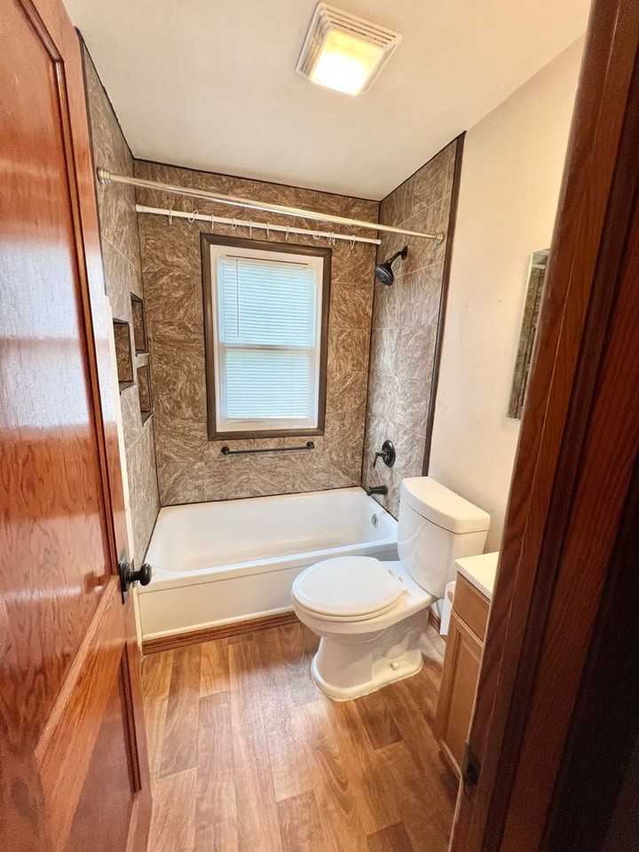 73 Robert St - Photo 5 of 15