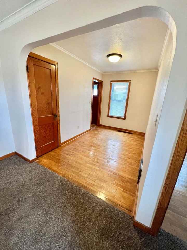 73 Robert St - Photo 6 of 15