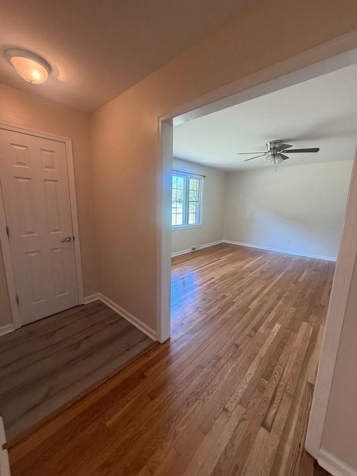 2703 Toronto Ln - Photo 3 of 30