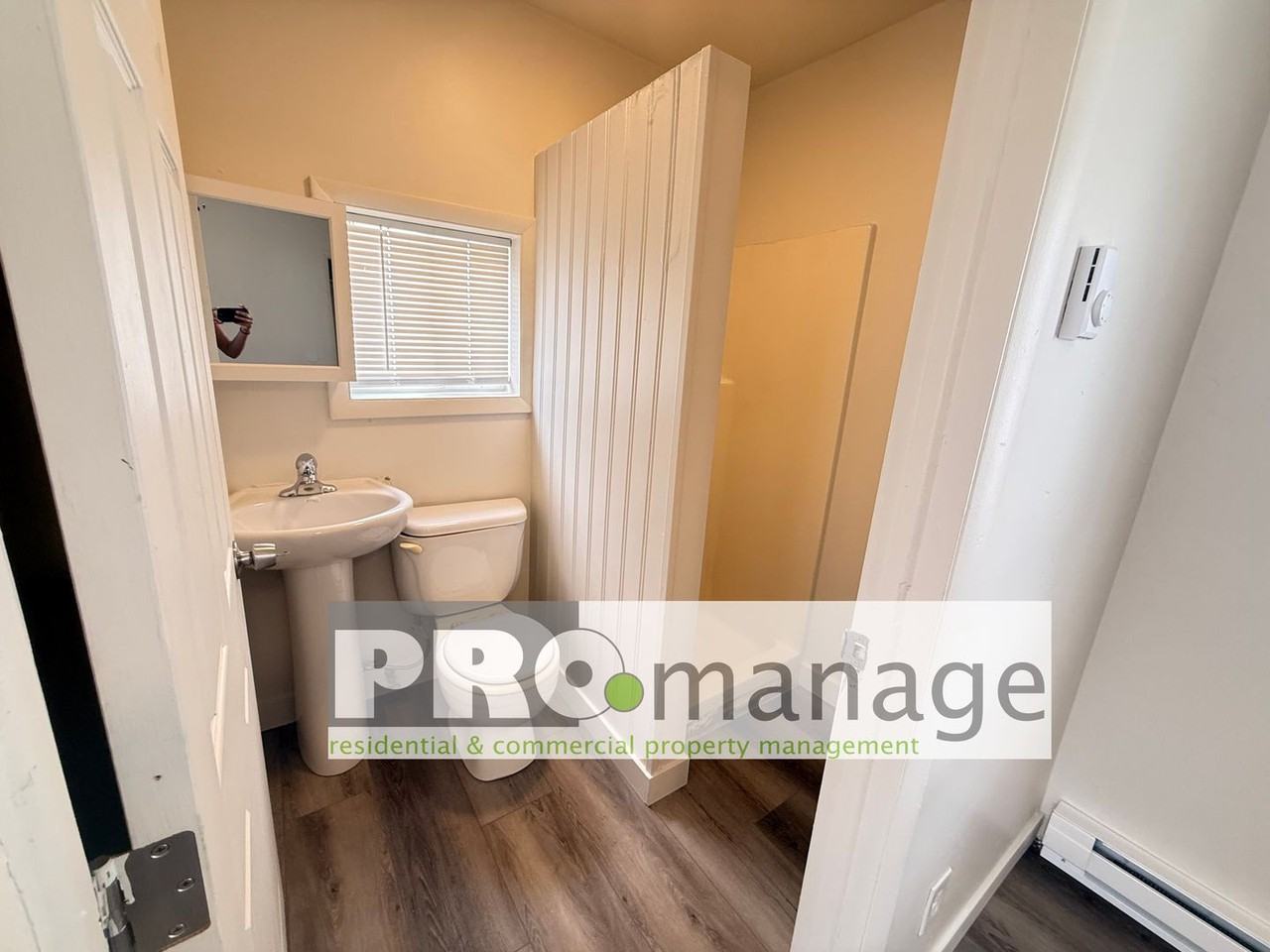 126 Whittier St - Photo 3 of 4