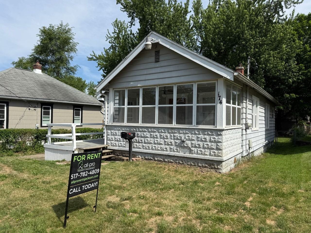 174 Walcott Ave - Photo 2 of 18