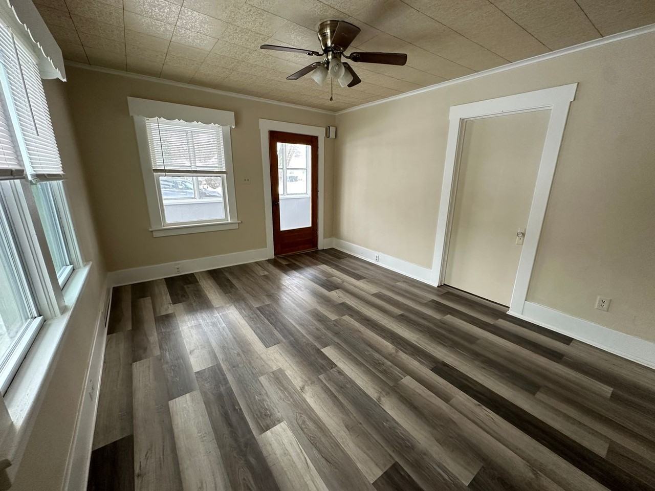 174 Walcott Ave - Photo 5 of 18