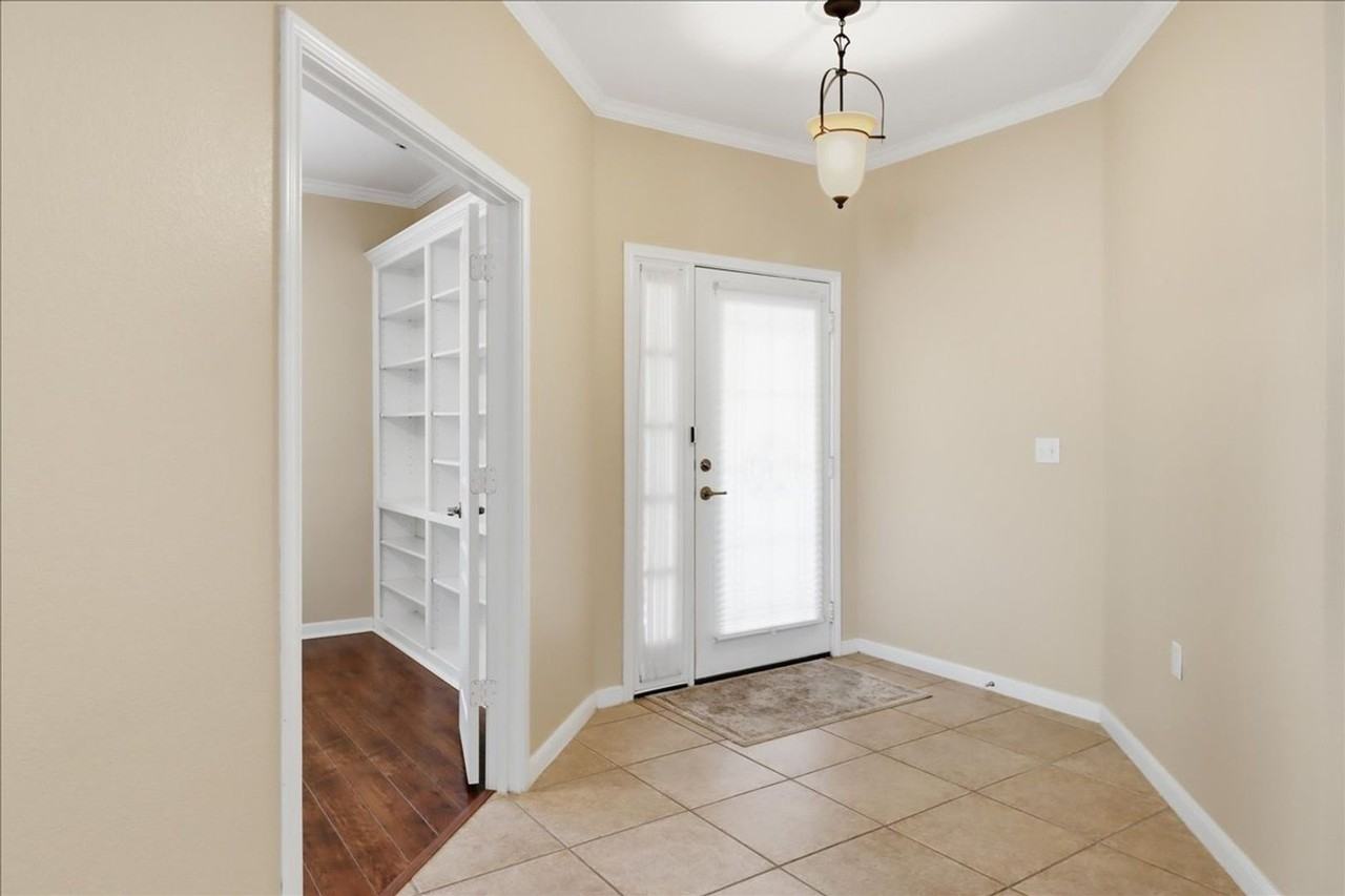 518 Deer Meadow Cir - Photo 7 of 44