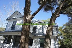 featured image of 115 Ne 9th St