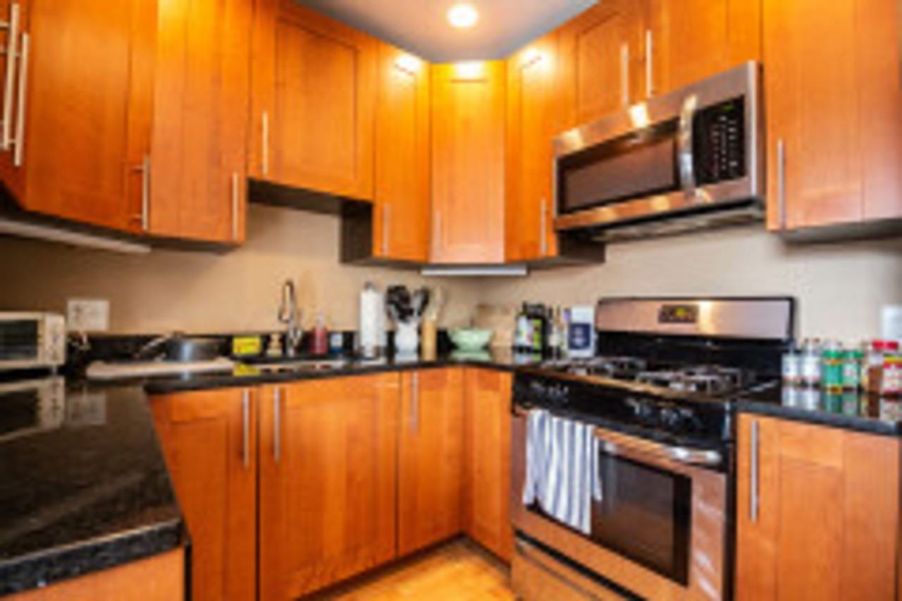 32 Linden St - Photo 4 of 12