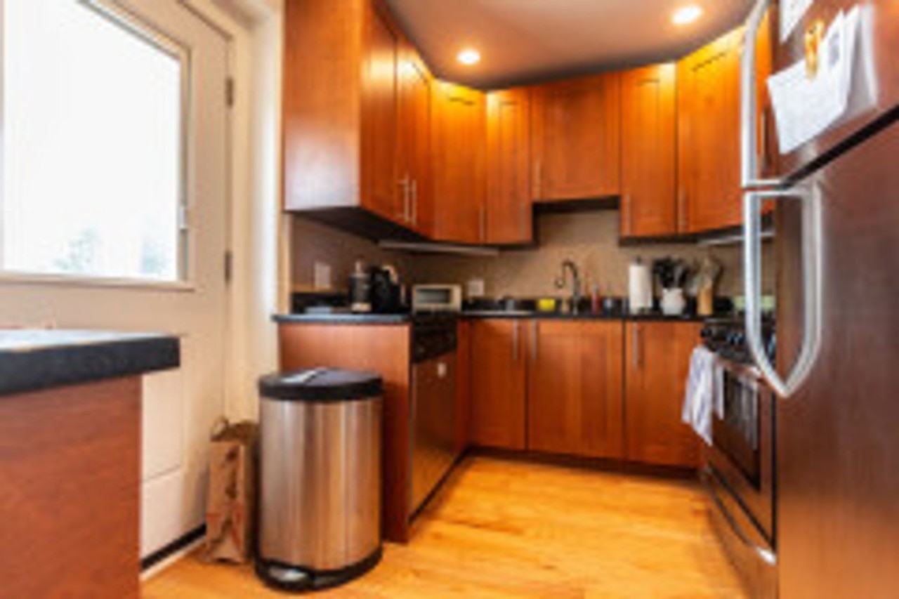 32 Linden St - Photo 5 of 12