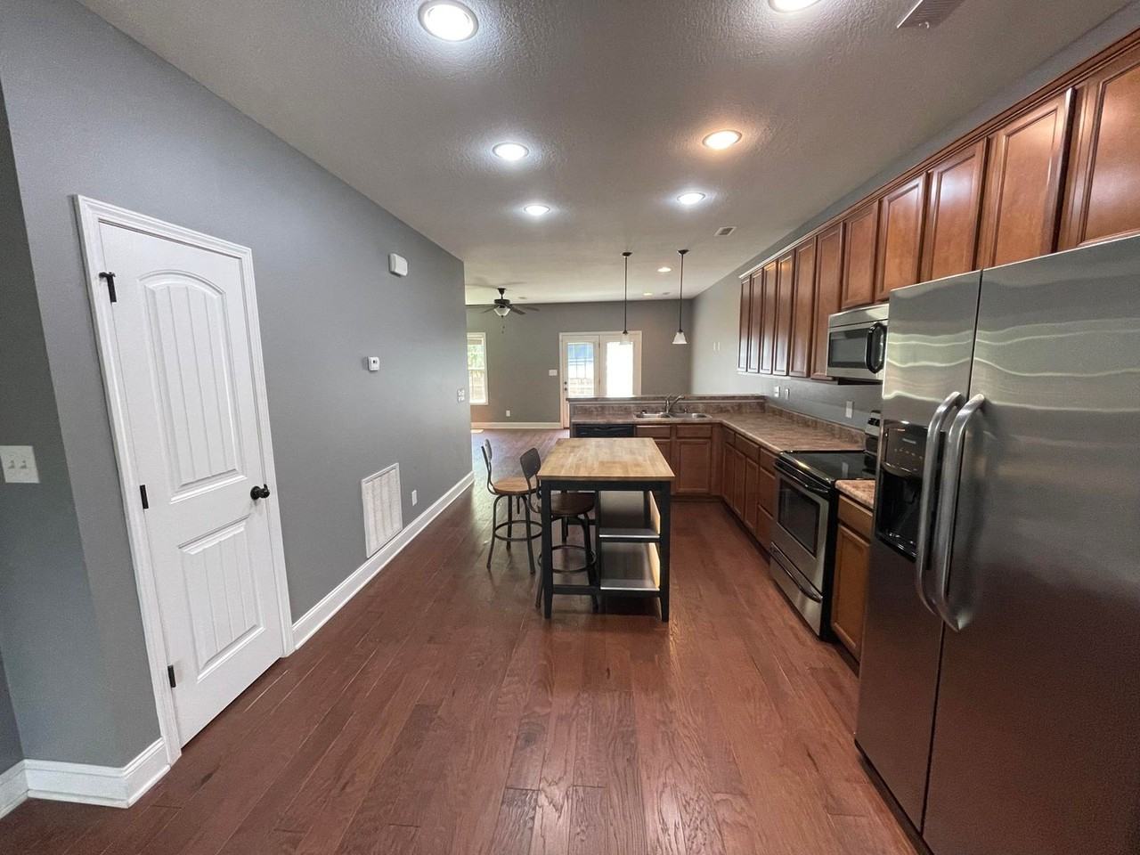 7127 Deer Springs Way - Photo 5 of 18