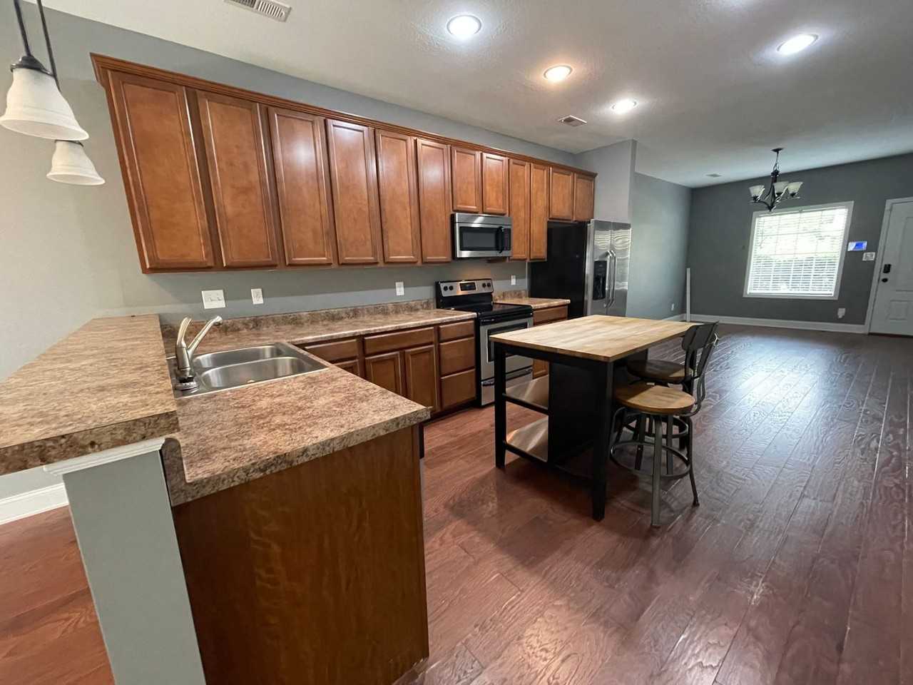 7127 Deer Springs Way - Photo 6 of 18