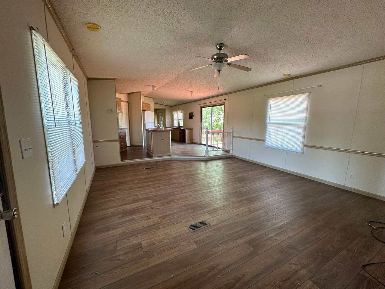 1112 S Broadway Ave - Photo 4 of 9