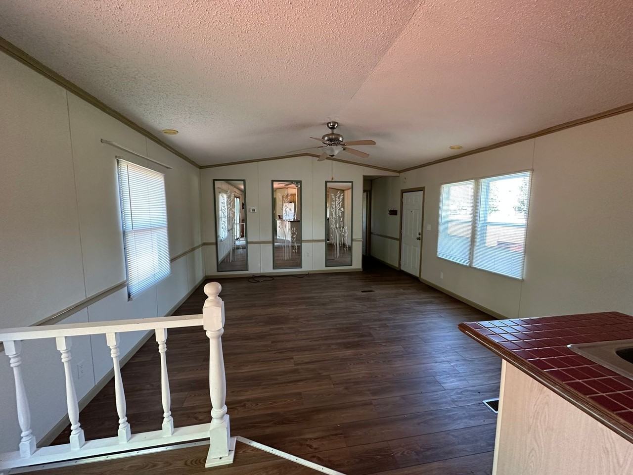 1112 S Broadway Ave - Photo 6 of 9