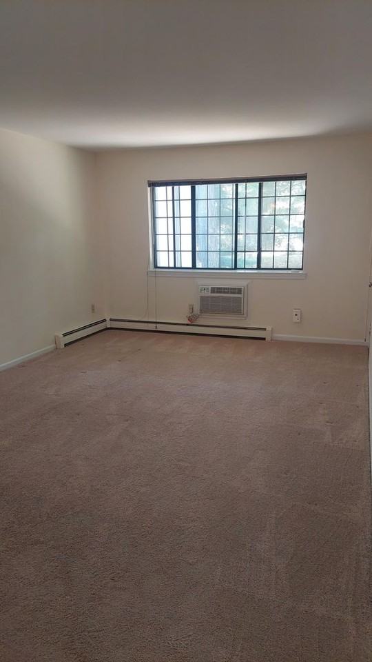 28 Andover Ct - Photo 5 of 11