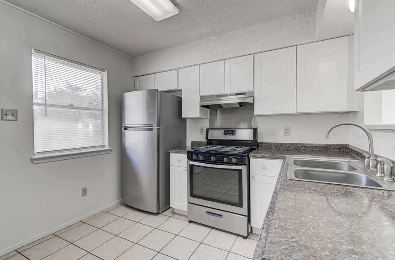 8108 W Gate Blvd - Photo 7 of 22