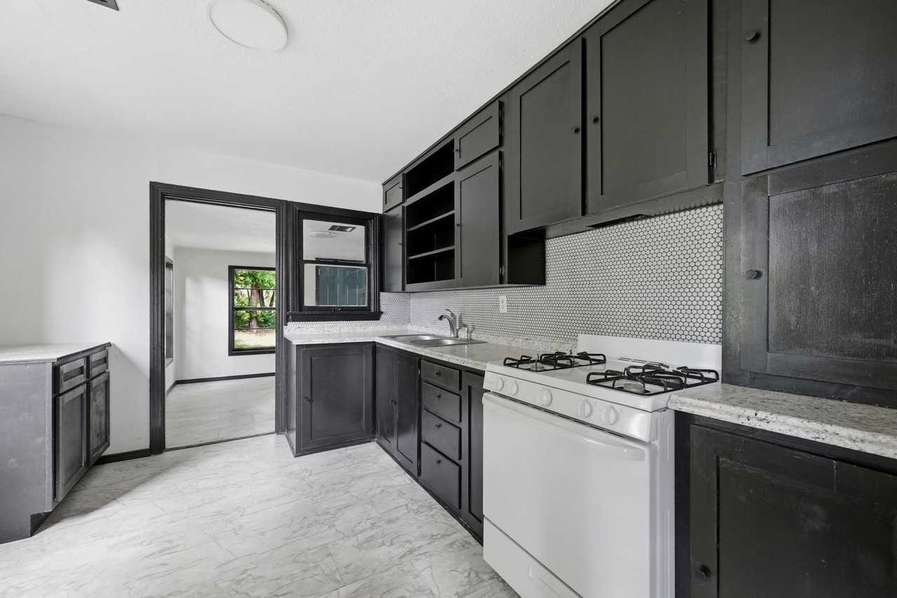 808 H St Nw - Photo 6 of 20