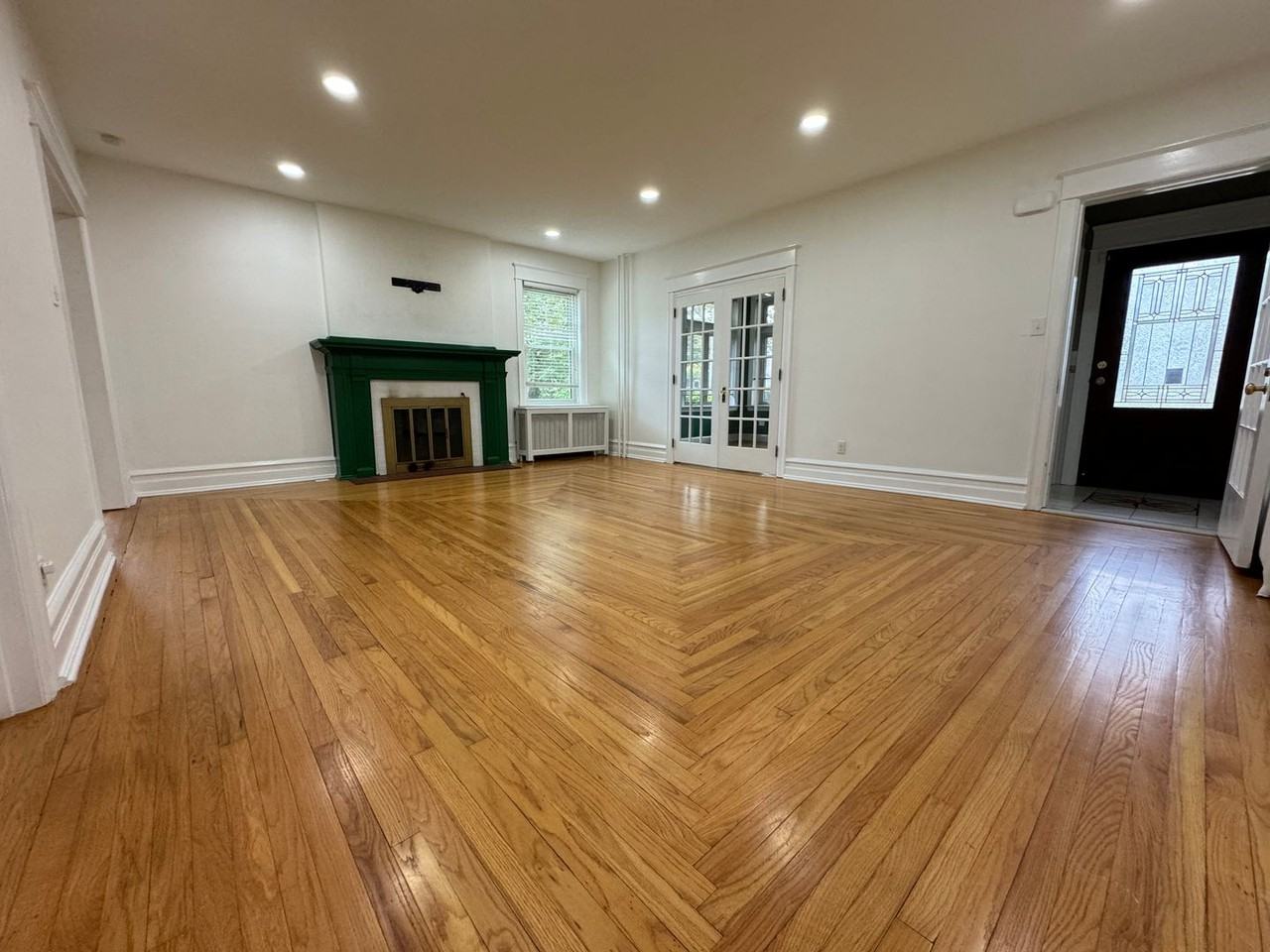 2201 W Gordon St - Photo 6 of 50