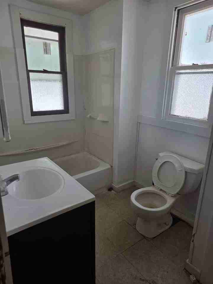 2451 S 11th St - Photo 5 of 6